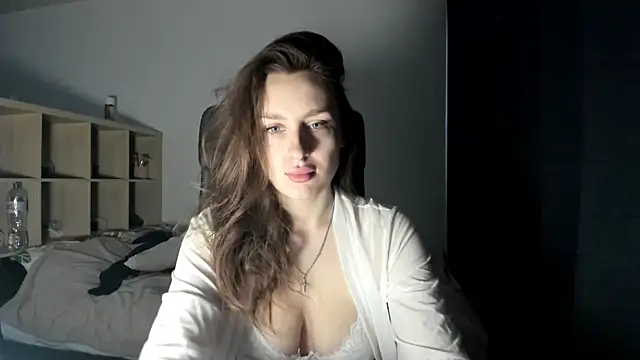 Snapshot of Ella___Bell chatting on 02.24.25 Ella Bell online show from 02.24.25