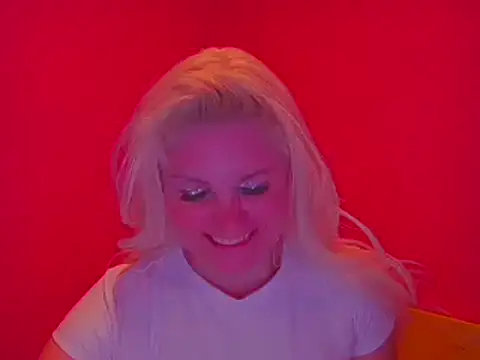 Snapshot of qvncrazy chatting on 12.30.24 qvncrazy online show from 12.30.24