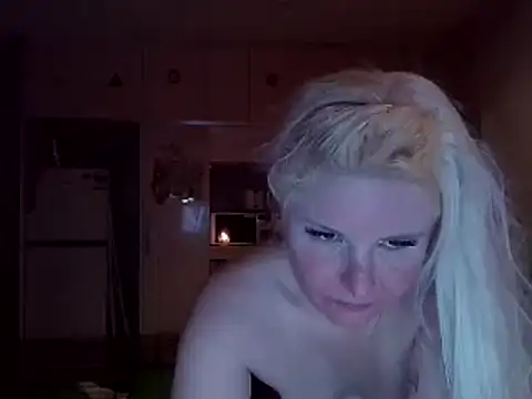 Snapshot of qvncrazy chatting on 02.20.25 qvncrazy online show from 02.20.25