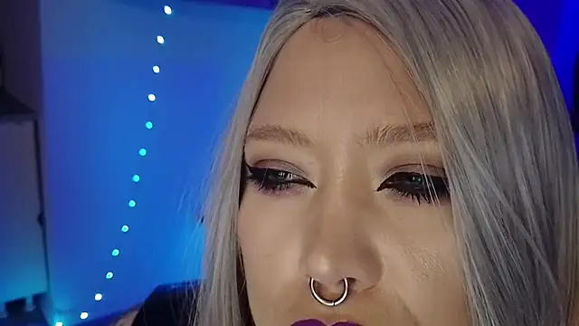 wickedxqueen online show from 11.02.25