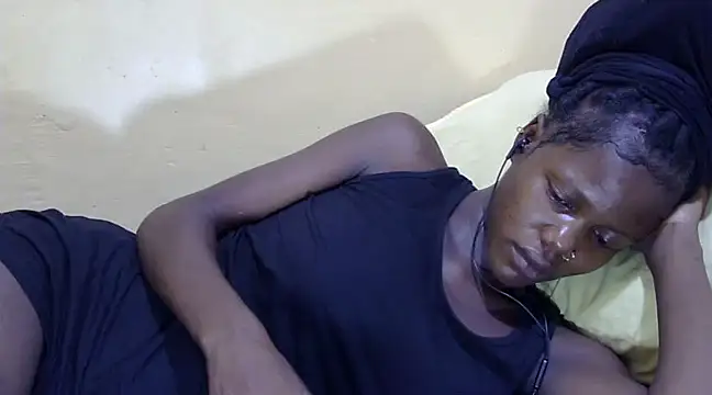 Snapshot of Slender-simple1 chatting on 02.28.25 Slender-simple1 online show from 02.28.25