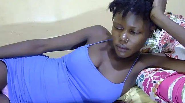 Snapshot of Slender-simple1 chatting on 03.04.25 Slender-simple1 online show from 03.04.25