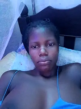 Snapshot of Slender-simple1 chatting on 10.22.25 Slender-simple1 online show from 10.22.25