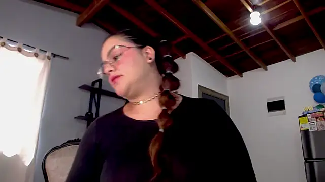 Snapshot of maela1 chatting on 10.12.25 maela1 online show from 10.12.25