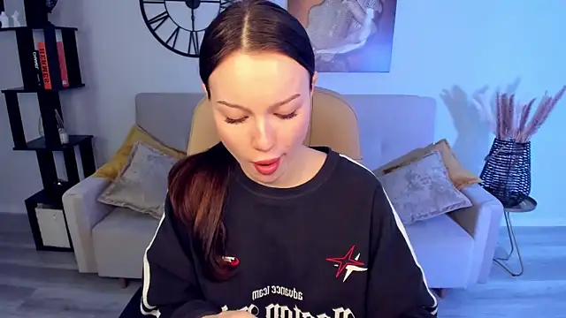 KaitieLove online show from 01.17.25