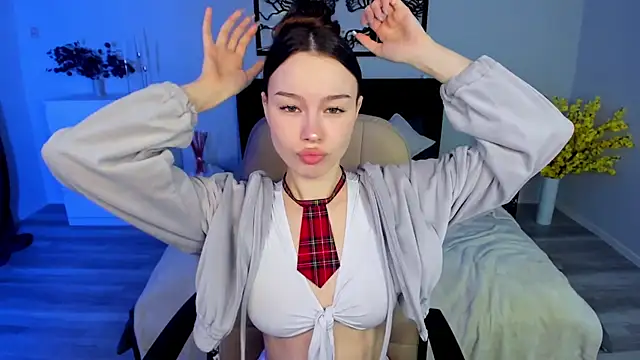 KaitieLove online show from 03.12.25