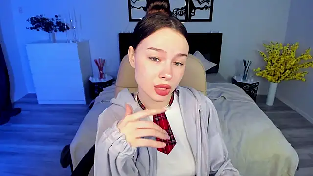 KaitieLove online show from 03.12.25