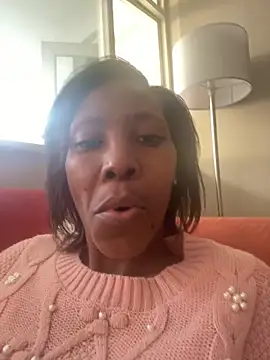 Snapshot of lindiwe07 chatting on 10.11.25 lindiwe07 online show from 10.11.25