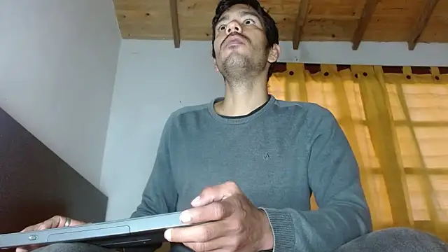 Snapshot of JohanyLatino chatting on 06.21.26 JohanyLatino online show from 06.21.26