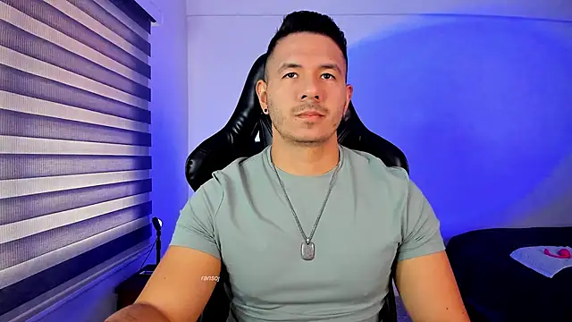 Snapshot of ransoj chatting on 10.22.25 ransoj online show from 10.22.25