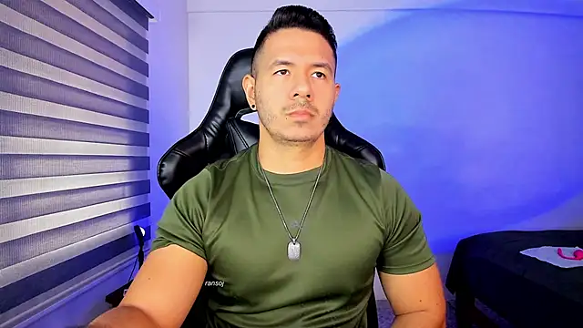 Snapshot of ransoj chatting on 10.23.25 ransoj online show from 10.23.25