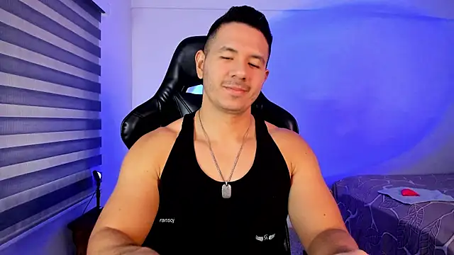 Snapshot of ransoj chatting on 10.25.25 ransoj online show from 10.25.25