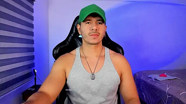 Snapshot of ransoj chatting on 10.27.25 ransoj online show from 10.27.25