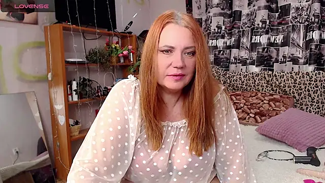 Snapshot of your_space chatting on 12.04.24 your space online show from 12.04.24