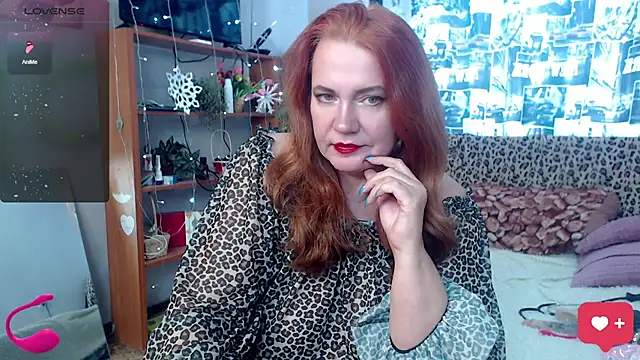 Snapshot of your_space chatting on 12.19.24 your space online show from 12.19.24