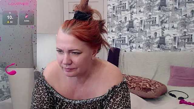 Snapshot of your_space chatting on 03.13.25 your space online show from 03.13.25