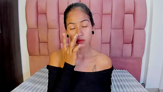 JuliKim  online show from 09.24.25