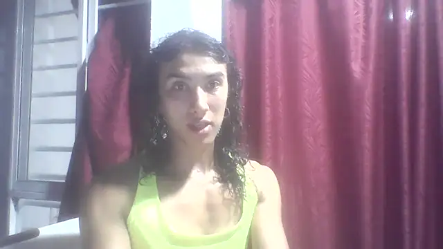 Snapshot of roxana_collins chatting on 05.07.26 roxana collins online show from 05.07.26