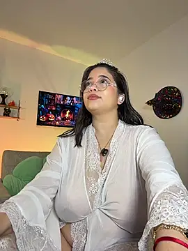 Snapshot of tati_reyess chatting on 10.31.25 tati reyess online show from 10.31.25