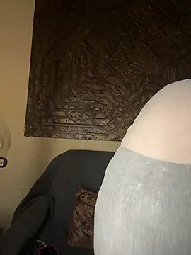 Snapshot of Mayoosh6 chatting on 02.10.25 Mayoosh6 online show from 02.10.25