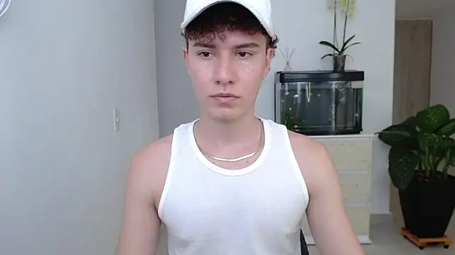 Snapshot of adrian_morelly chatting on 12.17.24 adrian morelly online show from 12.17.24