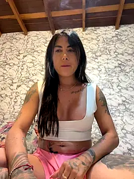 Snapshot of missdirtyhot_ chatting on 09.29.25 missdirtyhot online show from 09.29.25