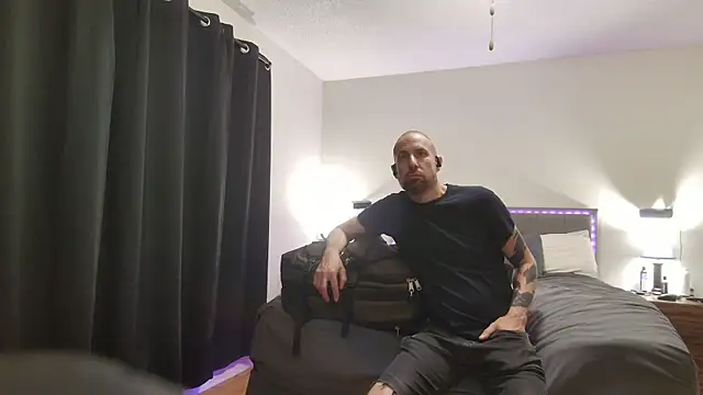 Snapshot of BDDuncanAbaddon chatting on 10.08.25 BDDuncanAbaddon online show from 10.08.25