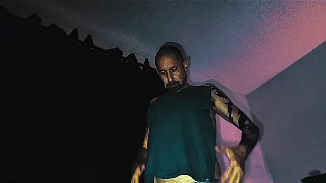 Snapshot of BDDuncanAbaddon chatting on 10.08.25 BDDuncanAbaddon online show from 10.08.25