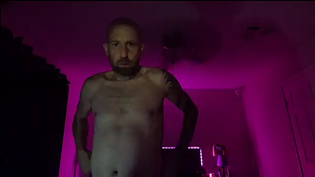 Snapshot of BDDuncanAbaddon chatting on 10.10.25 BDDuncanAbaddon online show from 10.10.25