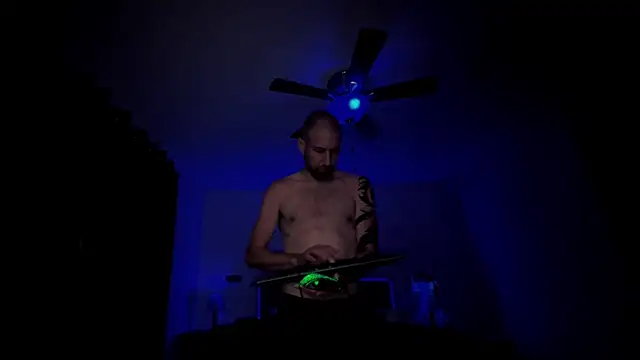 Snapshot of BDDuncanAbaddon chatting on 10.13.25 BDDuncanAbaddon online show from 10.13.25