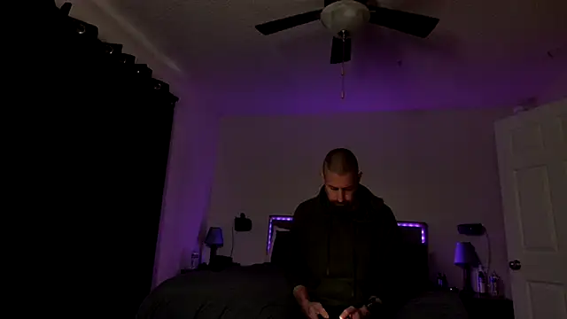 Snapshot of BDDuncanAbaddon chatting on 10.31.25 BDDuncanAbaddon online show from 10.31.25