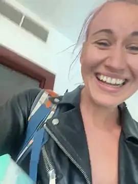 Dina-Light online show from 02.20.25