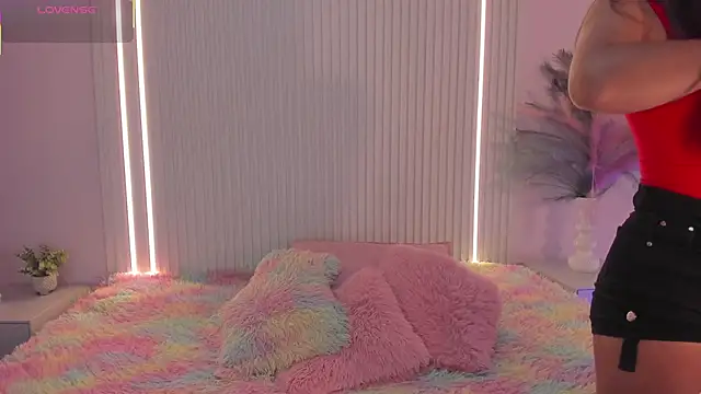 EmilyEvans7 online show from 11.30.25