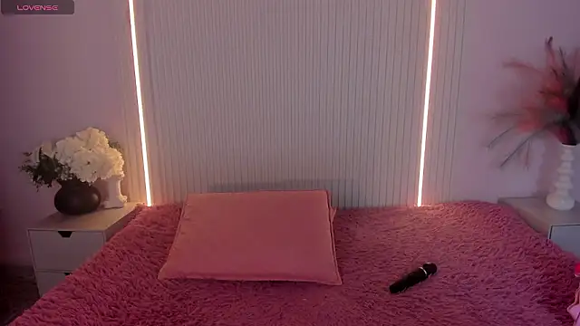 EmilyEvans7 online show from 03.27.26