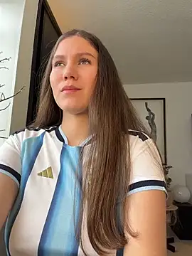 AmelieLaurent  online show from 06.17.26