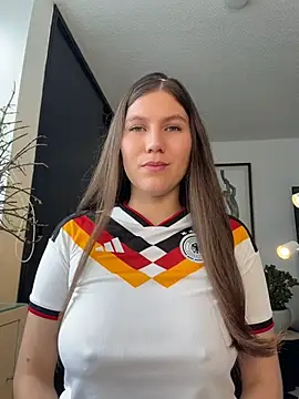 AmelieLaurent  online show from 07.04.26
