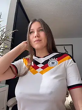 AmelieLaurent  online show from 07.13.26