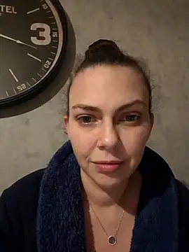 Snapshot of LEAsquirt91 chatting on 02.11.25 LEAsquirt91 online show from 02.11.25