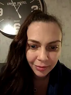 Snapshot of LEAsquirt91 chatting on 03.06.25 LEAsquirt91 online show from 03.06.25
