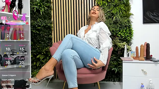 Snapshot of sweetcherry30 chatting on 10.16.25 sweetcherry30 online show from 10.16.25