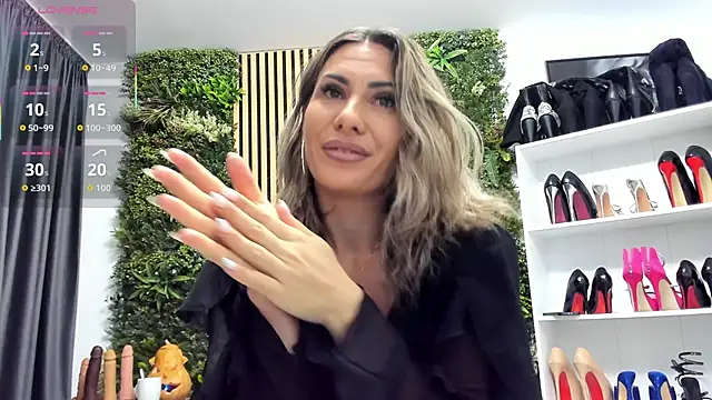 Snapshot of sweetcherry30 chatting on 10.31.25 sweetcherry30 online show from 10.31.25