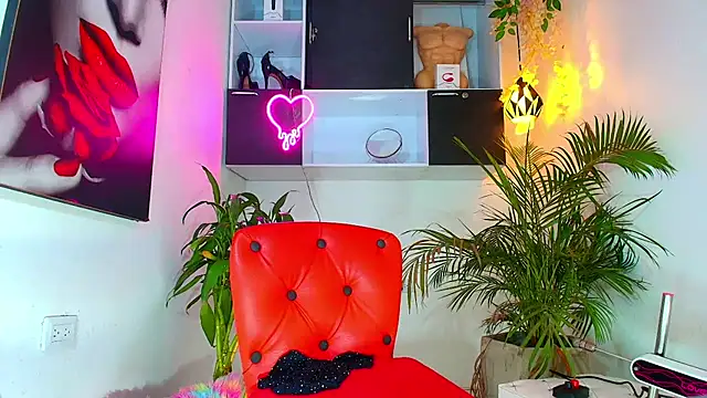 SQUIRT4UMEGAN online show from 02.04.25