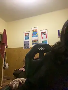 Snapshot of calliemaggotbone chatting on 11.04.25 calliemaggotbone online show from 11.04.25