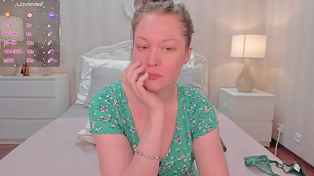 Snapshot of CutieGinger chatting on 05.09.26 CutieGinger online show from 05.09.26