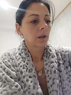 Snapshot of bruneta_sexy23 chatting on 11.15.25 bruneta sexy23 online show from 11.15.25