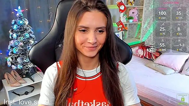 Snapshot of Michel_Momsen chatting on 12.20.24 Michel Momsen online show from 12.20.24