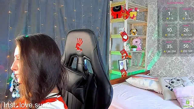 Snapshot of Michel_Momsen chatting on 12.29.24 Michel Momsen online show from 12.29.24