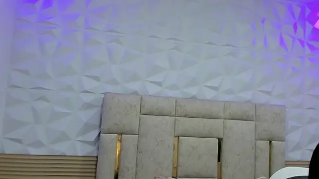 Snapshot of PauletteJ chatting on 10.31.25 PauletteJ online show from 10.31.25