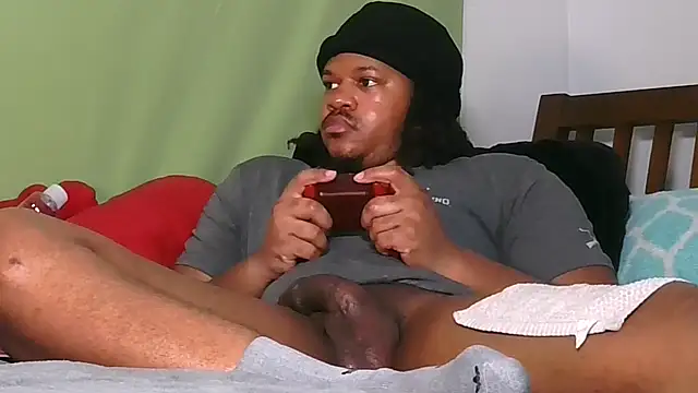 Snapshot of Carolinayoungin chatting on 11.03.25 Carolinayoungin online show from 11.03.25