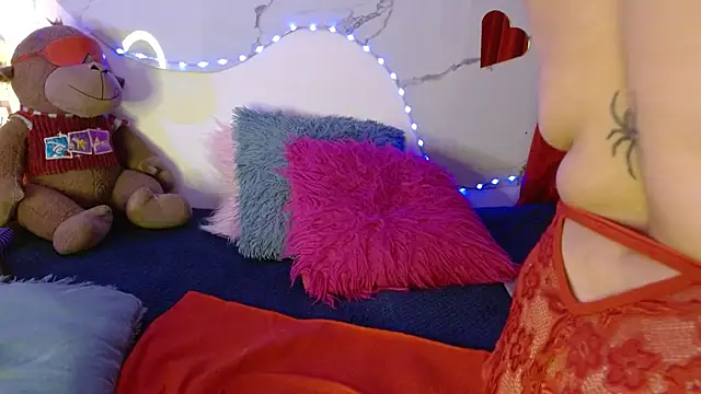 juanitared online show from 10.17.25